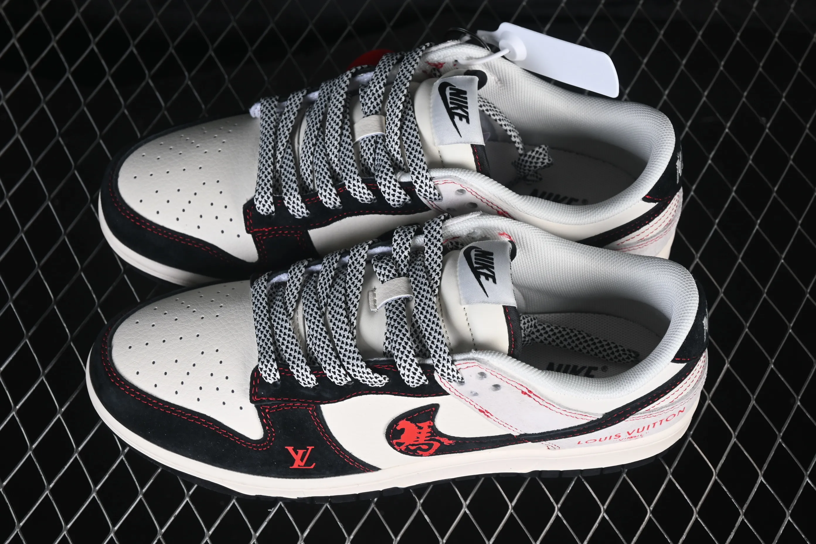 All categories Nk SB Dunk Series Nk SB Dunk Low High-end customized low-top sneakers Nike SB Dunk Low joint model High-end customized low-top casual skateboard shoes HT5088-655